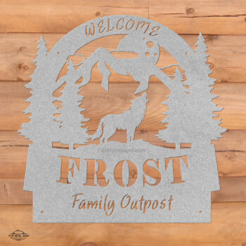 Arched Rustic Wolf Welcome Sign - Wolf Howling At Moon - Image 6
